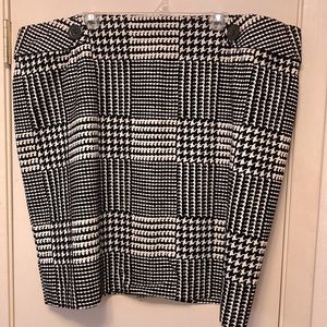 Black and off white flocked houndstooth skirt